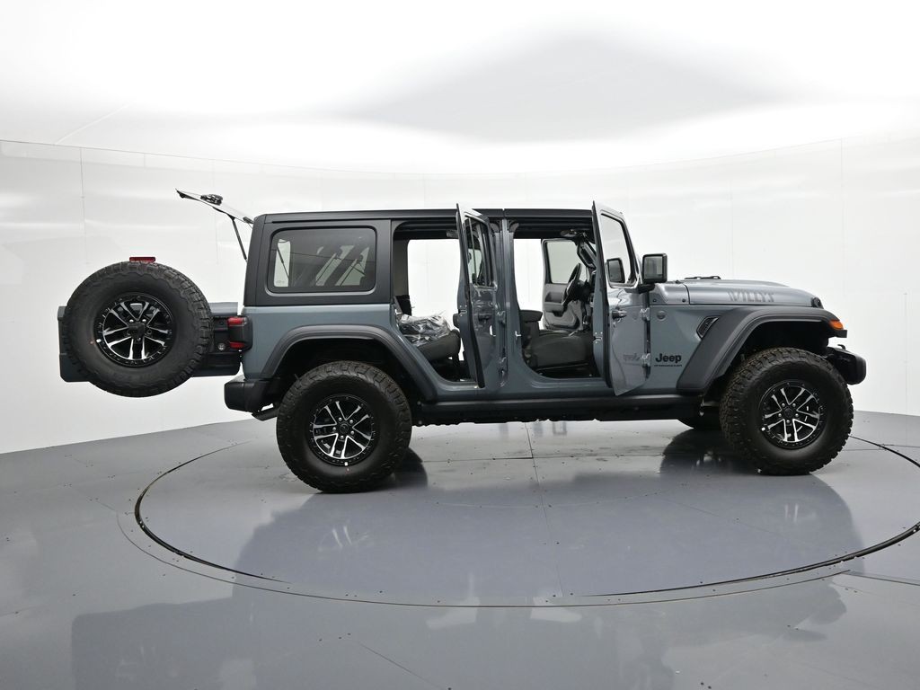 Jeep Wrangler Vehicle Full-screen Gallery Image 29