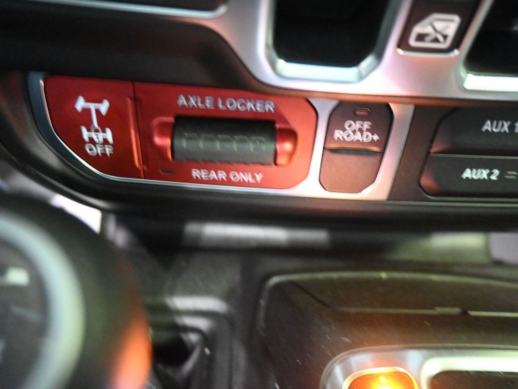 Jeep Wrangler Vehicle Full-screen Gallery Image 17