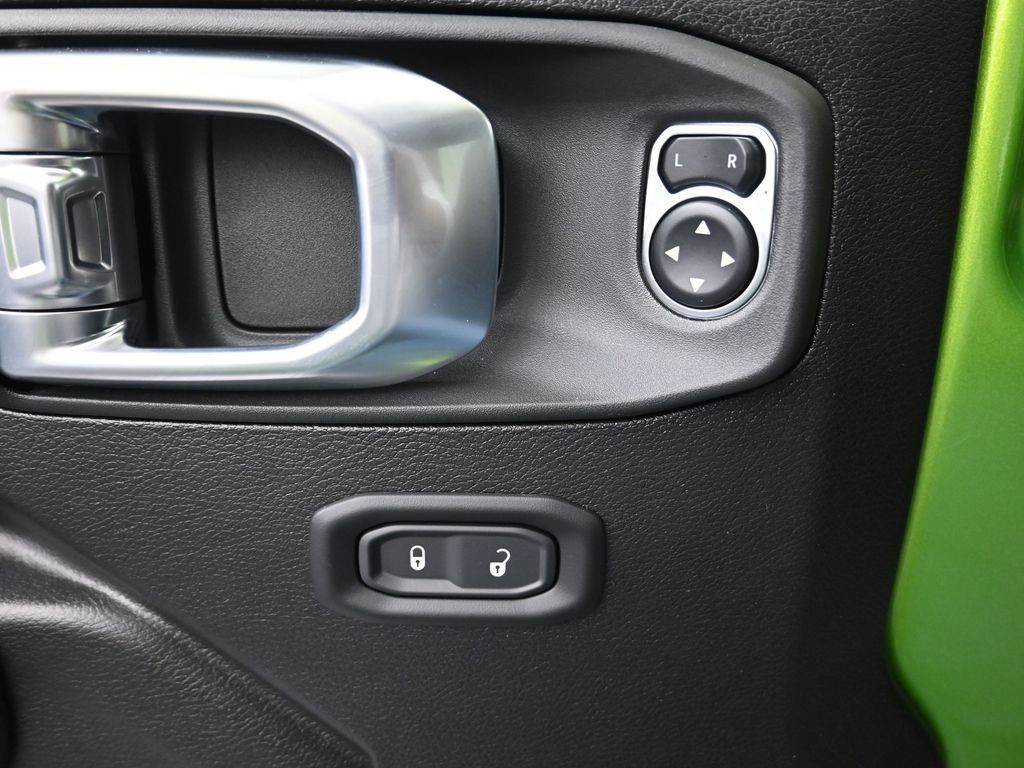 Jeep Wrangler Vehicle Full-screen Gallery Image 20