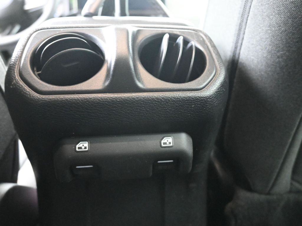 Jeep Wrangler Vehicle Full-screen Gallery Image 22