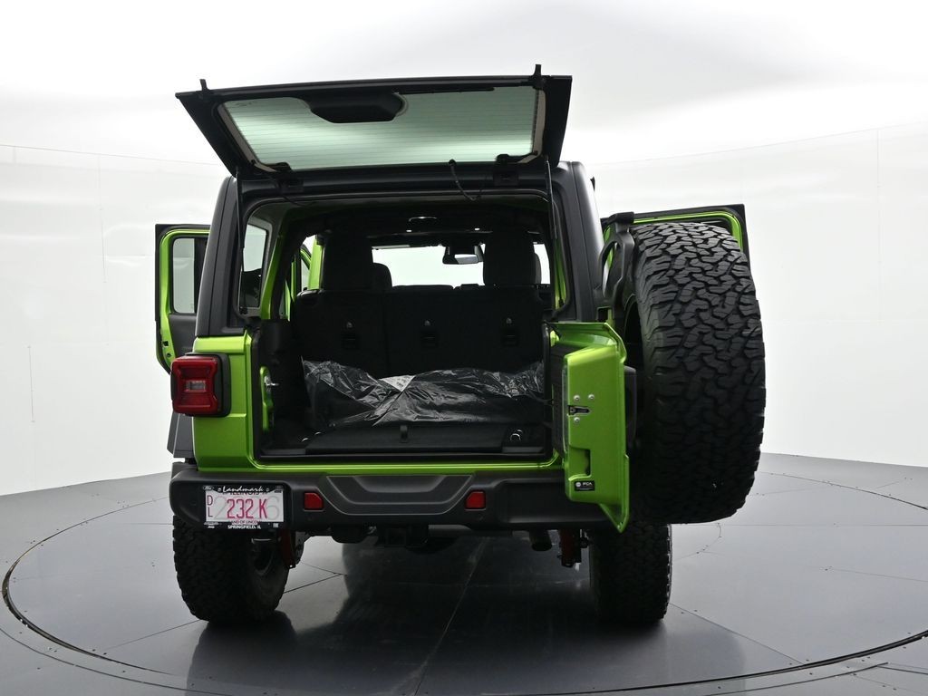 Jeep Wrangler Vehicle Full-screen Gallery Image 34