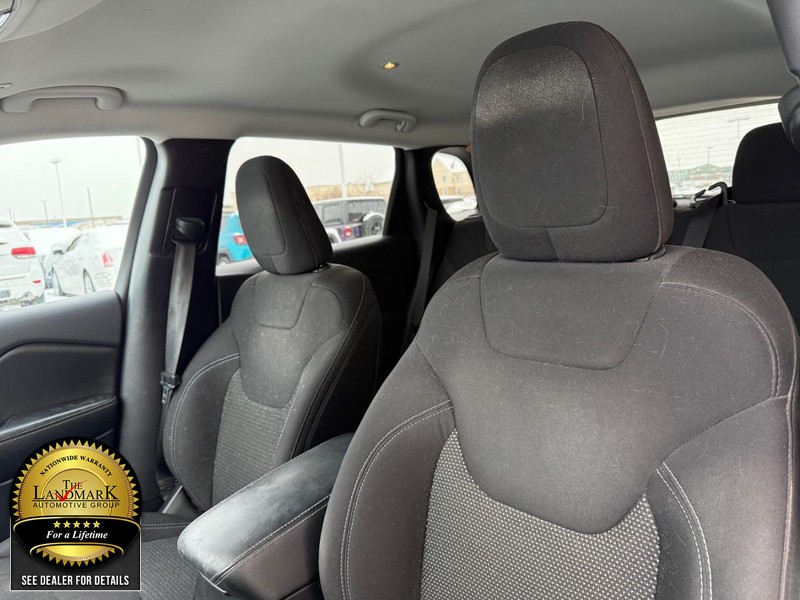 Jeep Cherokee Vehicle Full-screen Gallery Image 9