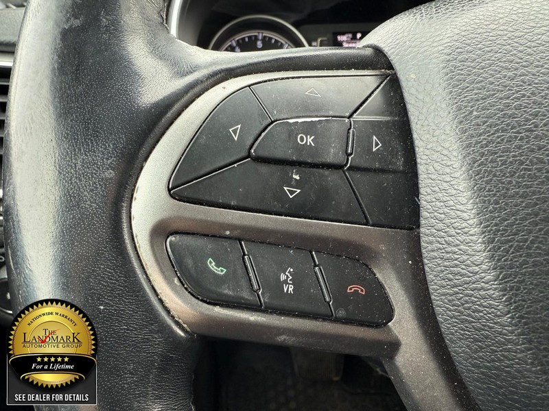 Jeep Cherokee Vehicle Full-screen Gallery Image 10