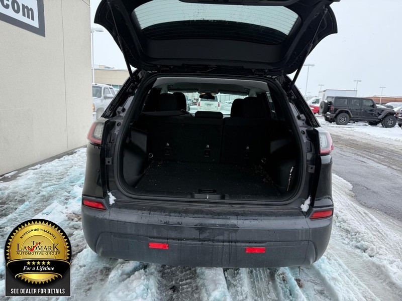 Jeep Cherokee Vehicle Full-screen Gallery Image 18