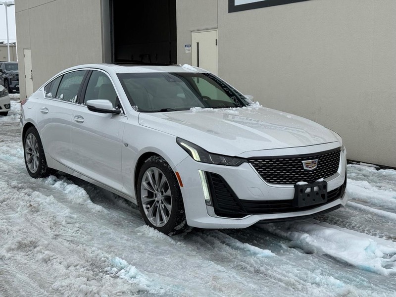 Cadillac CT5 Vehicle Full-screen Gallery Image 2