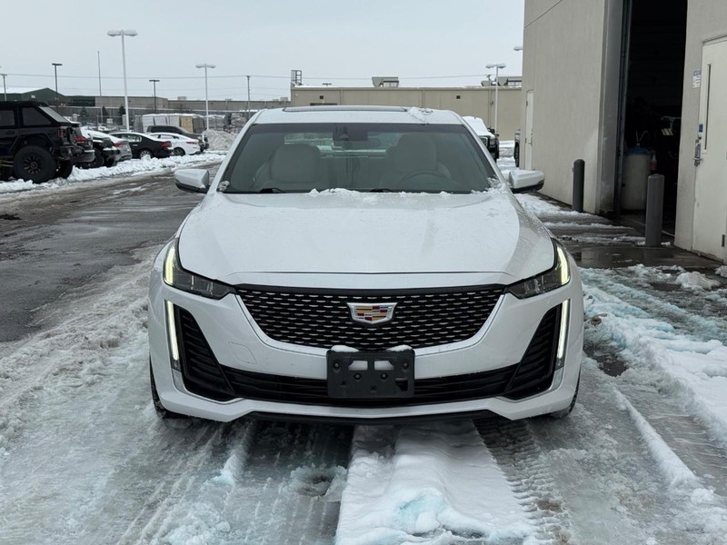 Cadillac CT5 Vehicle Full-screen Gallery Image 4