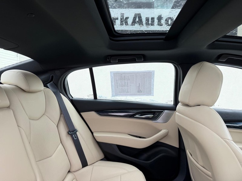 Cadillac CT5 Vehicle Full-screen Gallery Image 17