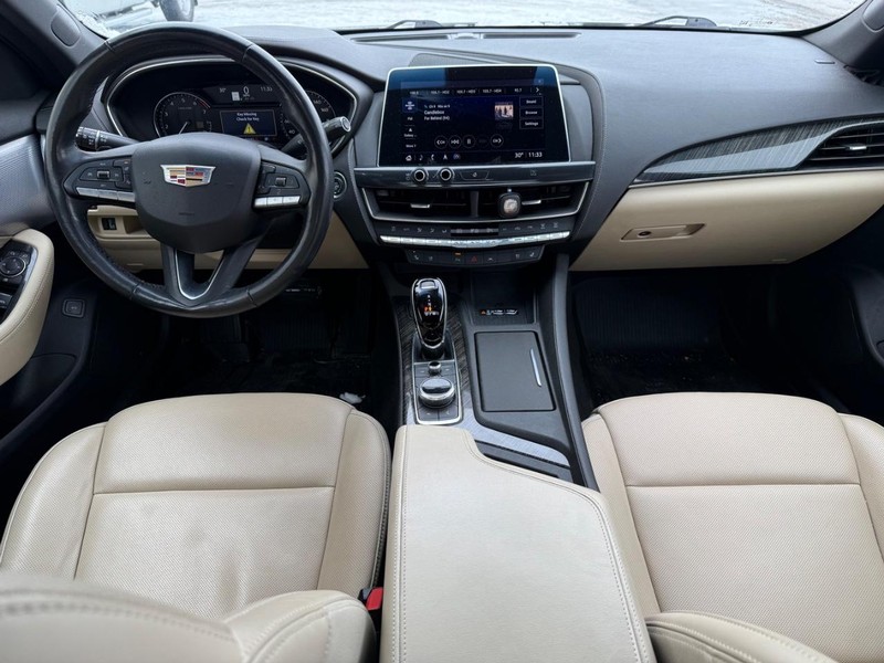 Cadillac CT5 Vehicle Full-screen Gallery Image 18