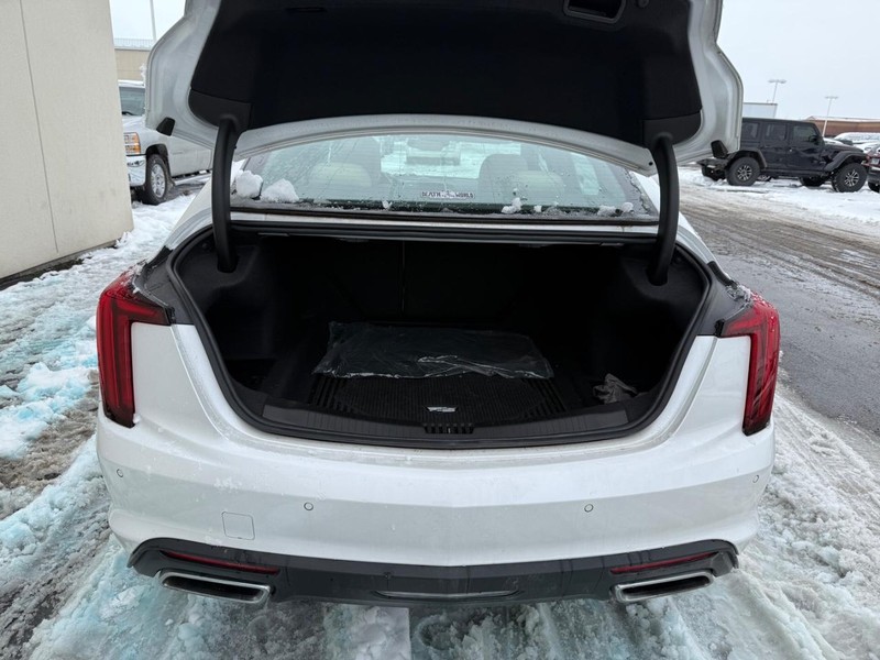 Cadillac CT5 Vehicle Full-screen Gallery Image 21