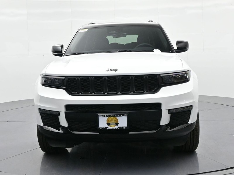 Jeep Grand Cherokee L Vehicle Full-screen Gallery Image 3