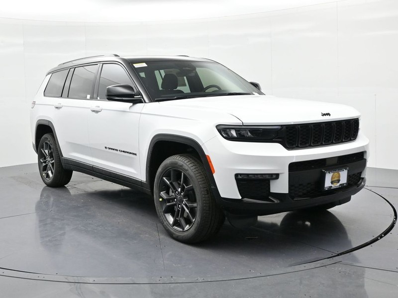 Jeep Grand Cherokee L Vehicle Full-screen Gallery Image 4