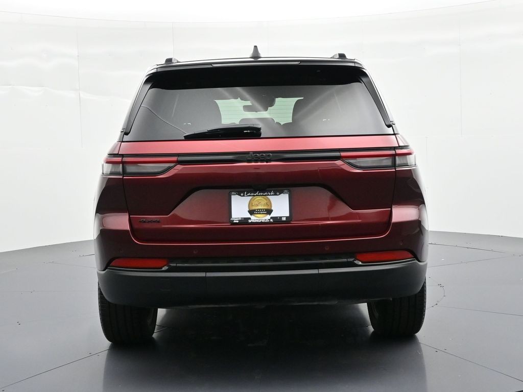 Jeep Grand Cherokee Vehicle Full-screen Gallery Image 7