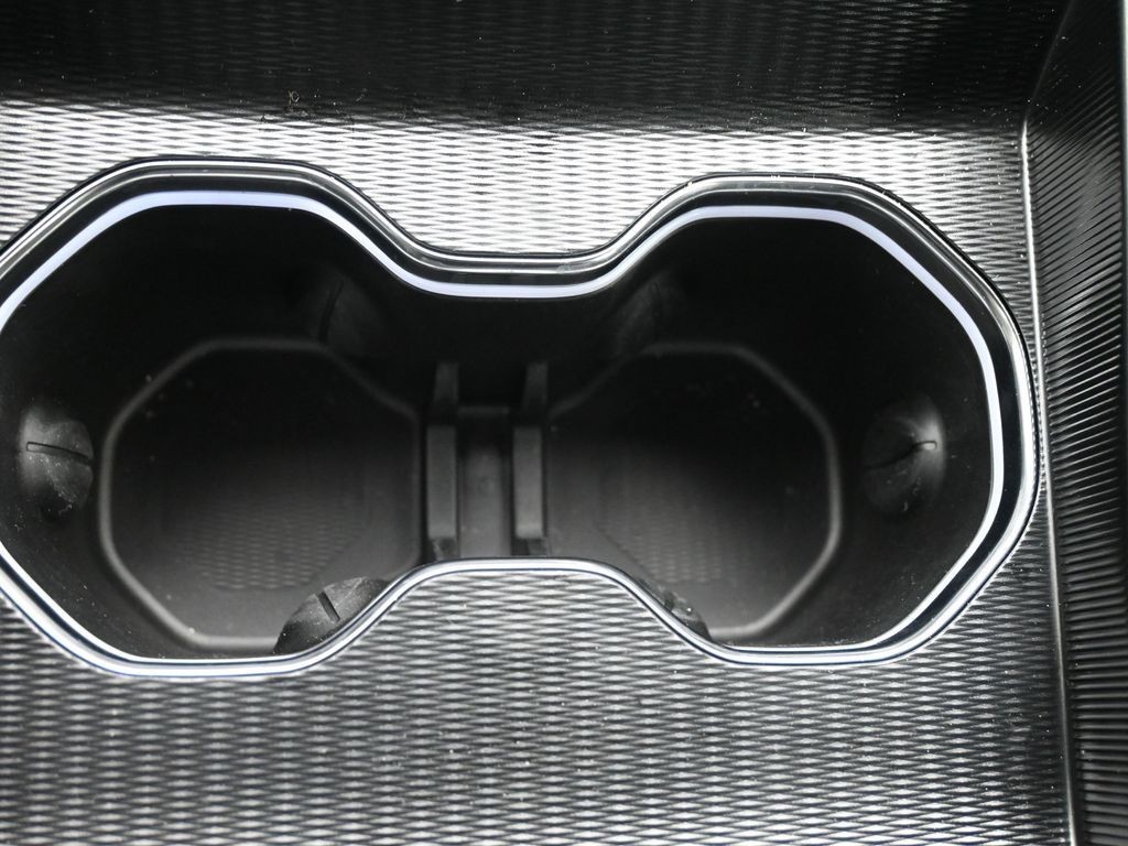 Jeep Grand Cherokee Vehicle Full-screen Gallery Image 16