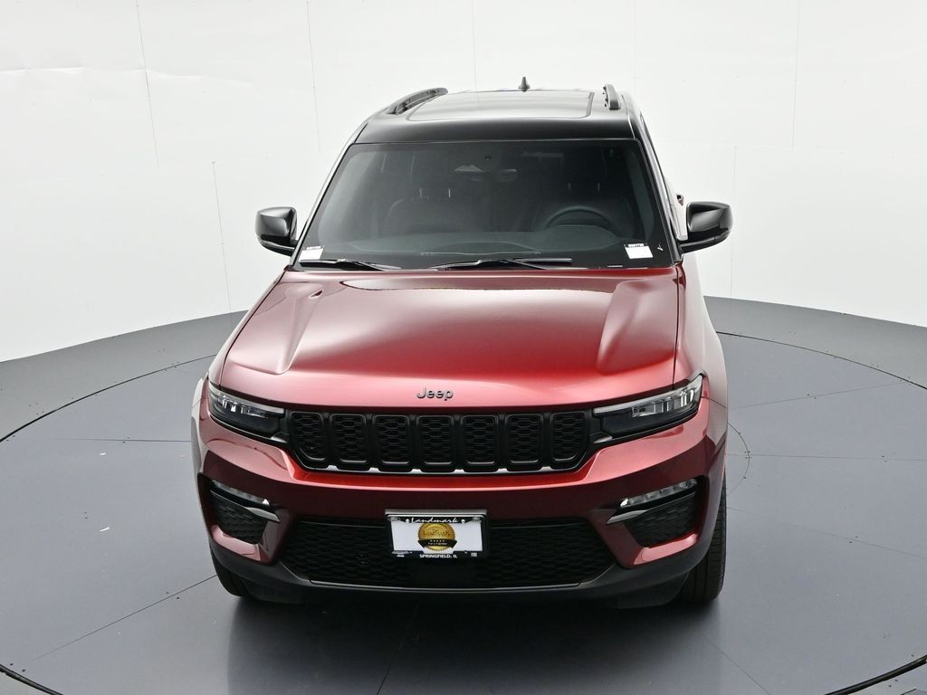 Jeep Grand Cherokee Vehicle Full-screen Gallery Image 26