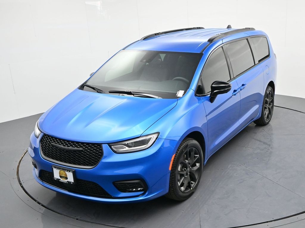 Chrysler Pacifica Vehicle Full-screen Gallery Image 20