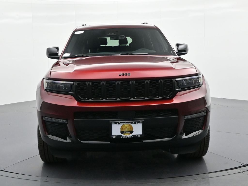 Jeep Grand Cherokee L Vehicle Full-screen Gallery Image 3