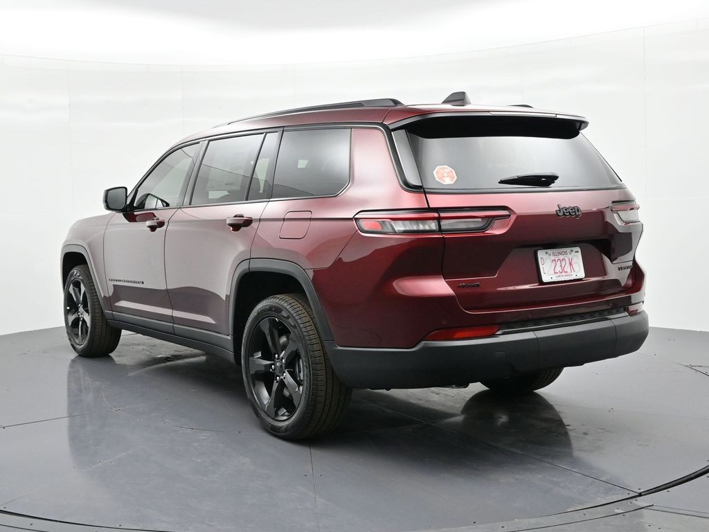 Jeep Grand Cherokee L Vehicle Full-screen Gallery Image 8
