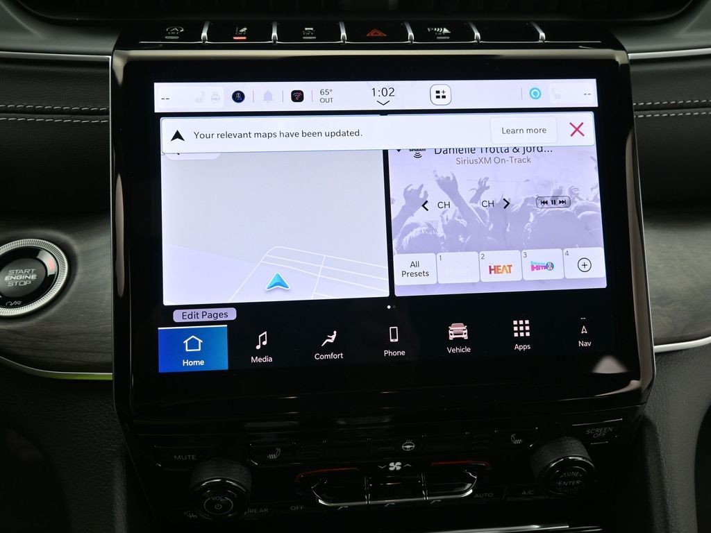 Jeep Grand Cherokee L Vehicle Full-screen Gallery Image 10