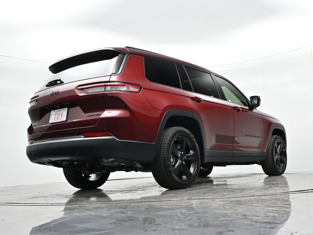Jeep Grand Cherokee L Vehicle Full-screen Gallery Image 24