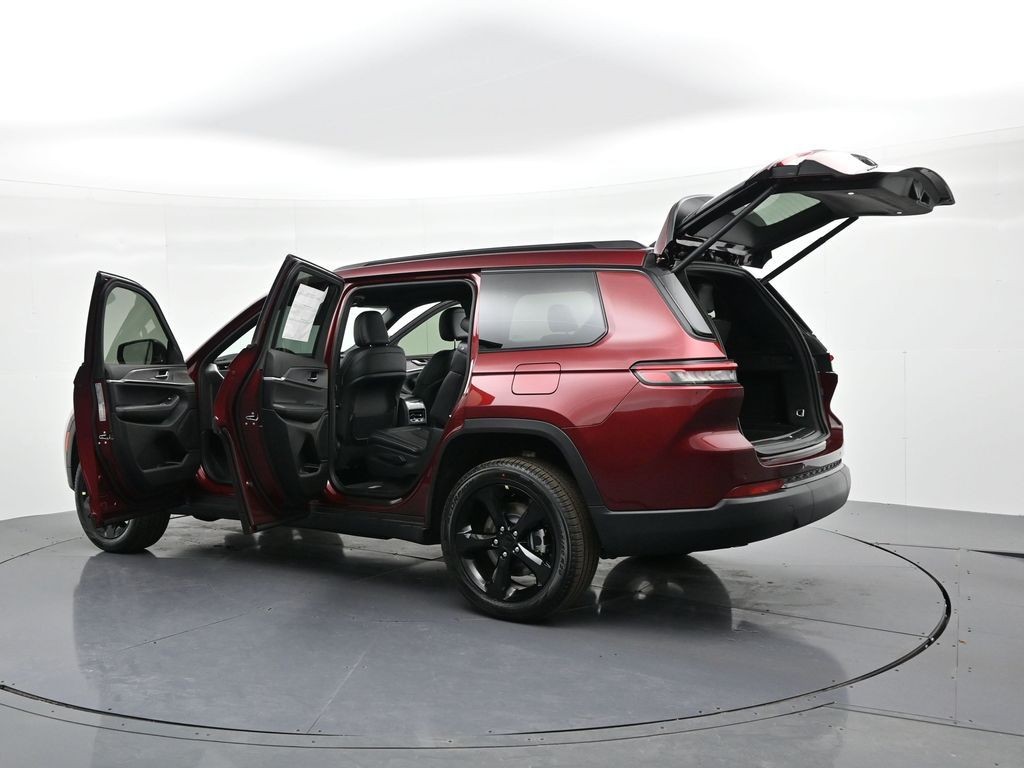 Jeep Grand Cherokee L Vehicle Full-screen Gallery Image 27