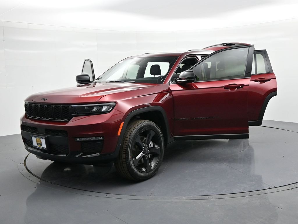 Jeep Grand Cherokee L Vehicle Full-screen Gallery Image 28