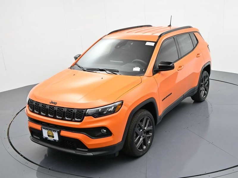 Jeep Compass Vehicle Full-screen Gallery Image 21