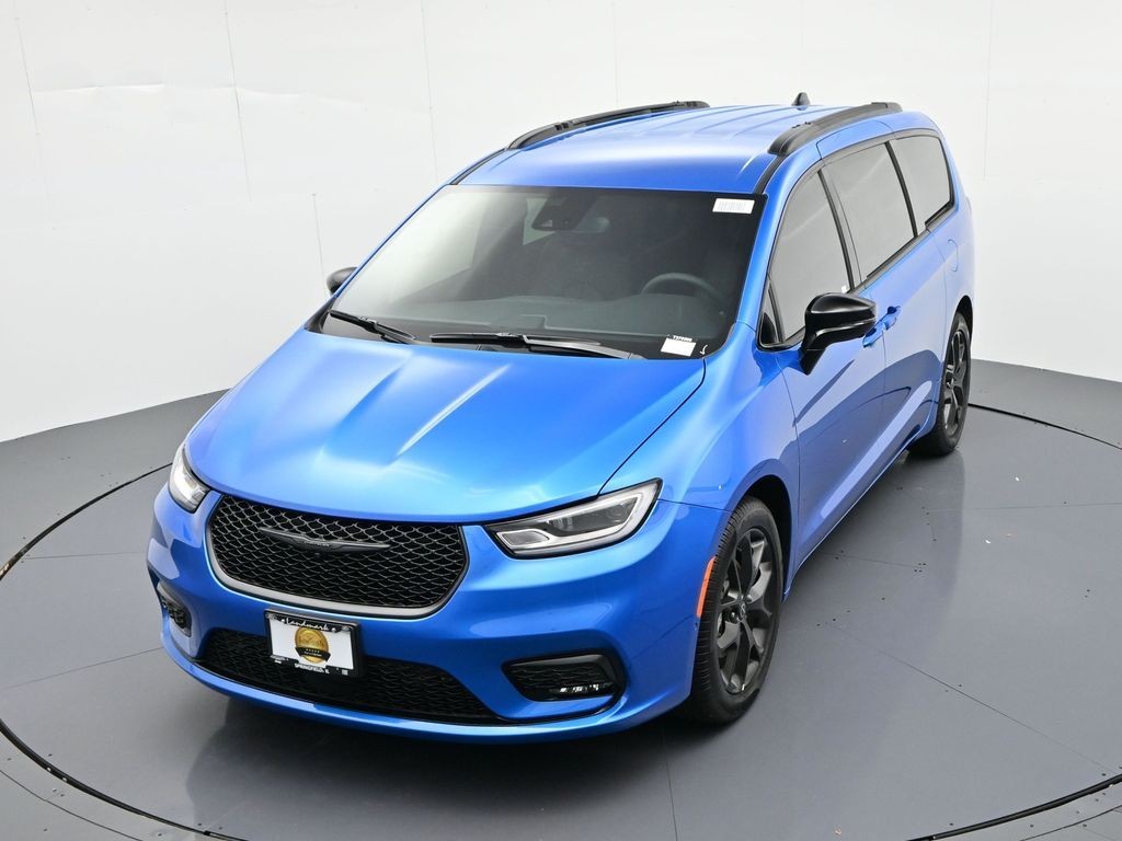 Chrysler Pacifica Vehicle Full-screen Gallery Image 33