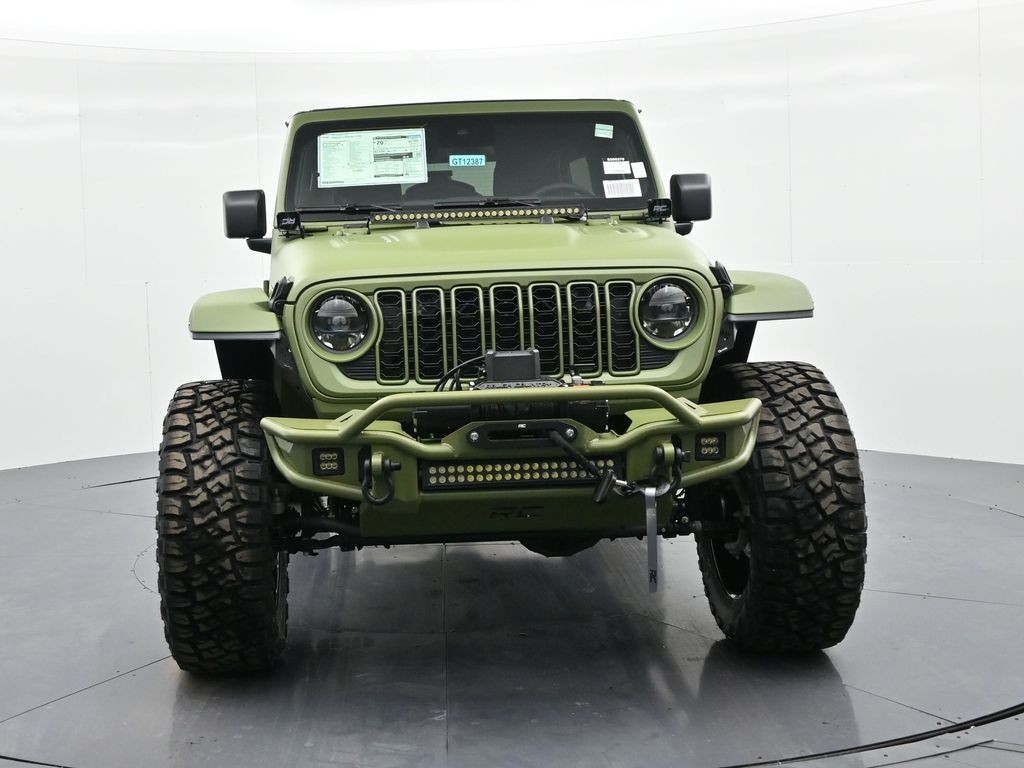 Jeep Wrangler Vehicle Full-screen Gallery Image 3