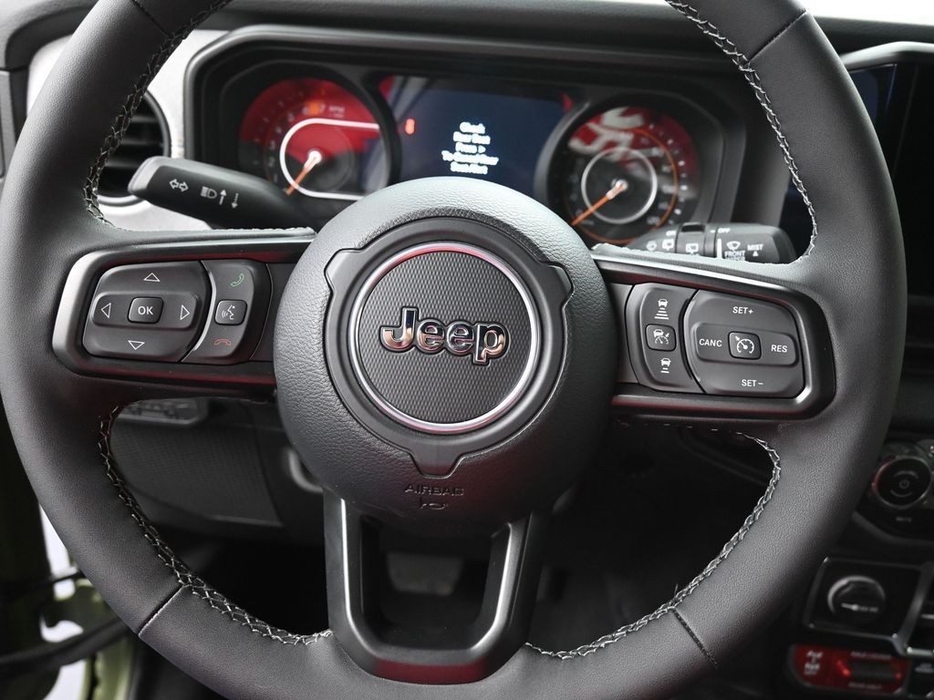 Jeep Wrangler Vehicle Full-screen Gallery Image 13