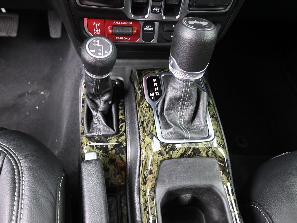 Jeep Wrangler Vehicle Full-screen Gallery Image 14