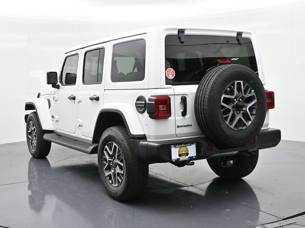 Jeep Wrangler Vehicle Full-screen Gallery Image 8