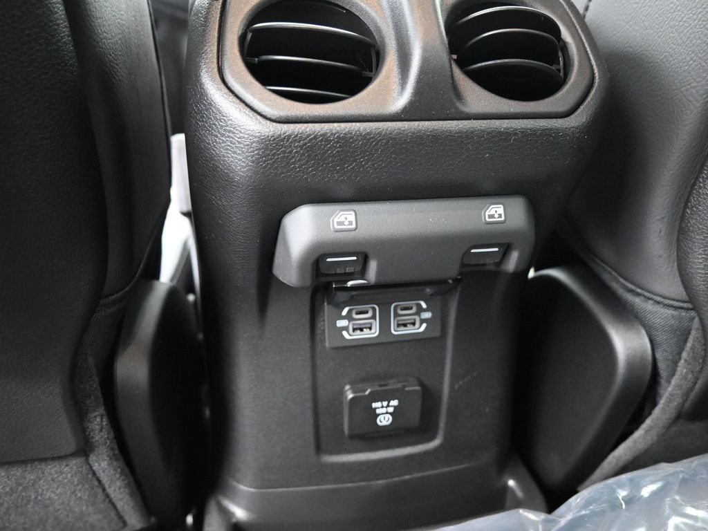 Jeep Wrangler Vehicle Full-screen Gallery Image 17