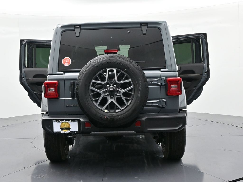Jeep Wrangler Vehicle Full-screen Gallery Image 27