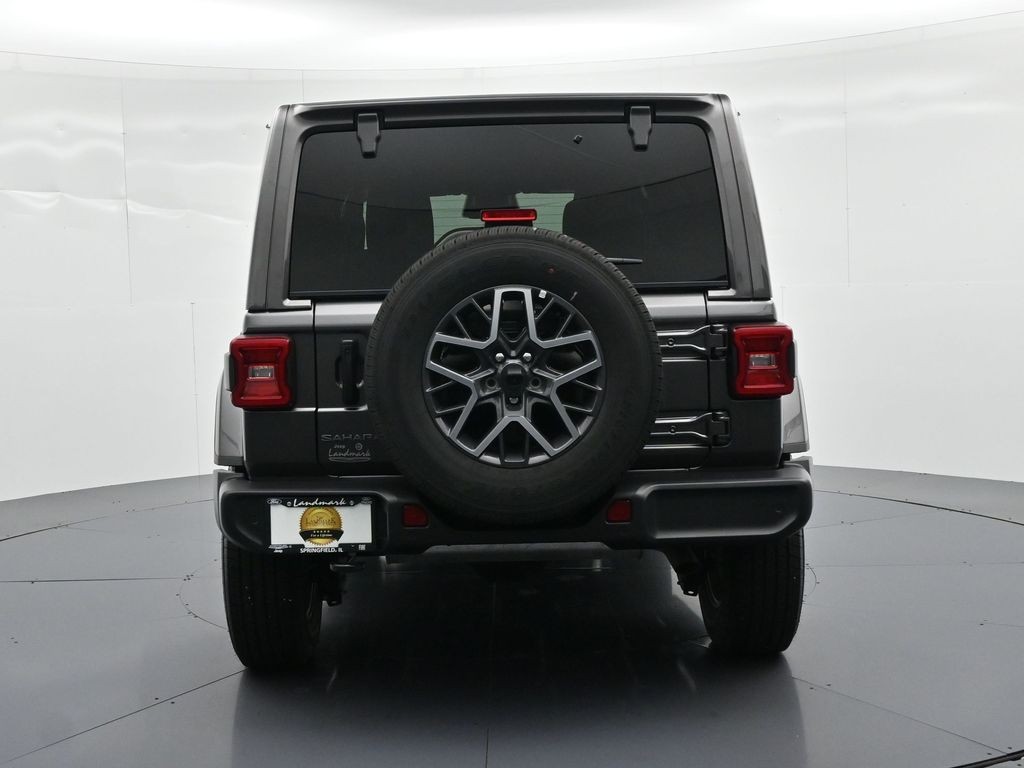 Jeep Wrangler Vehicle Full-screen Gallery Image 7