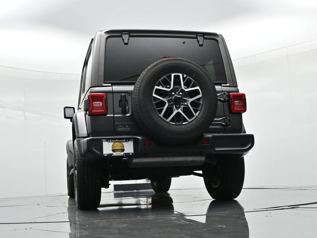 Jeep Wrangler Vehicle Full-screen Gallery Image 20