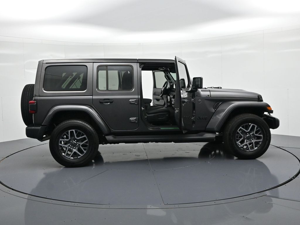 Jeep Wrangler Vehicle Full-screen Gallery Image 23