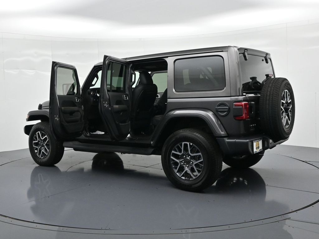 Jeep Wrangler Vehicle Full-screen Gallery Image 24