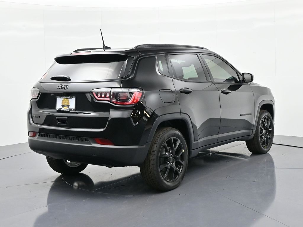 Jeep Compass Vehicle Full-screen Gallery Image 6