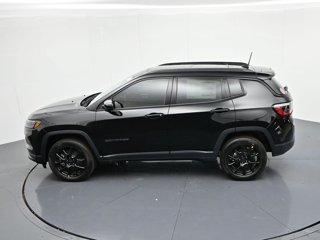 Jeep Compass Vehicle Full-screen Gallery Image 20