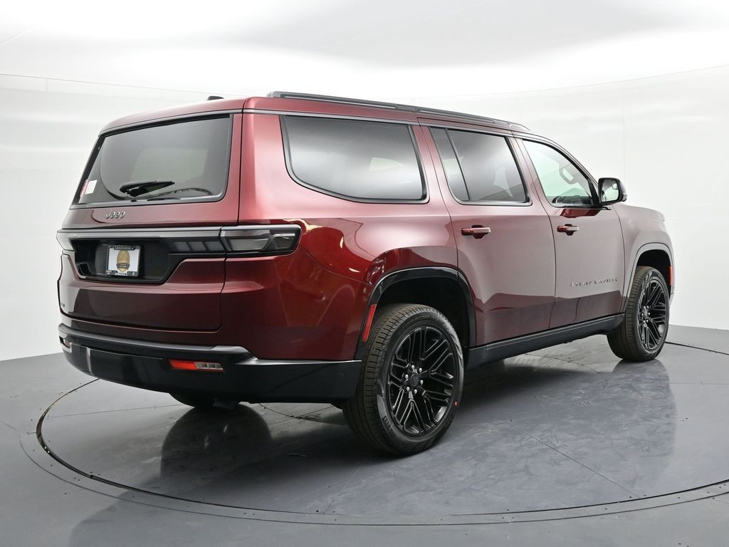 Jeep Grand Wagoneer Vehicle Full-screen Gallery Image 6