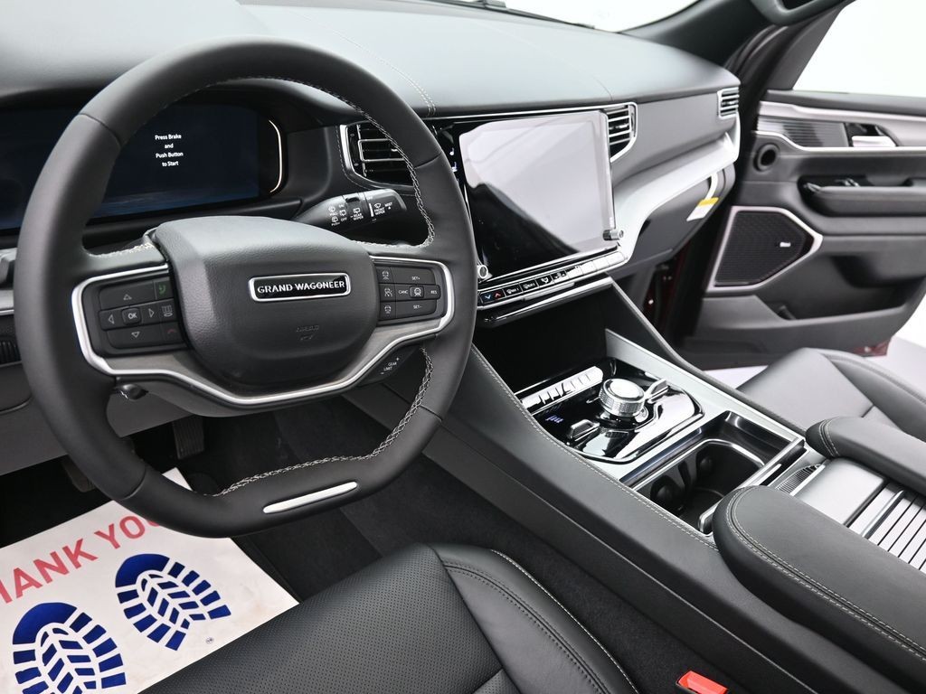 Jeep Grand Wagoneer Vehicle Full-screen Gallery Image 17