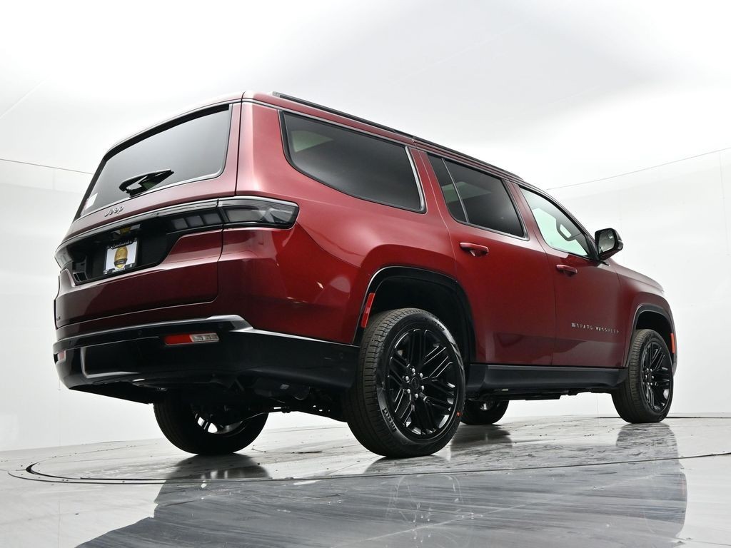 Jeep Grand Wagoneer Vehicle Full-screen Gallery Image 25