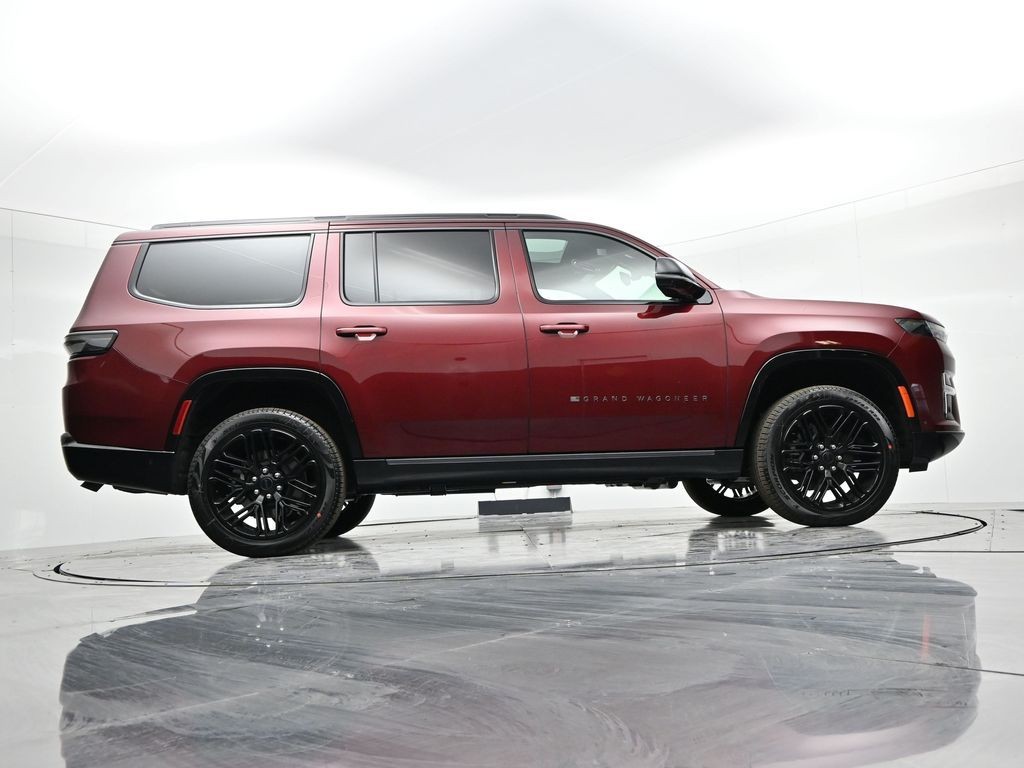 Jeep Grand Wagoneer Vehicle Full-screen Gallery Image 26