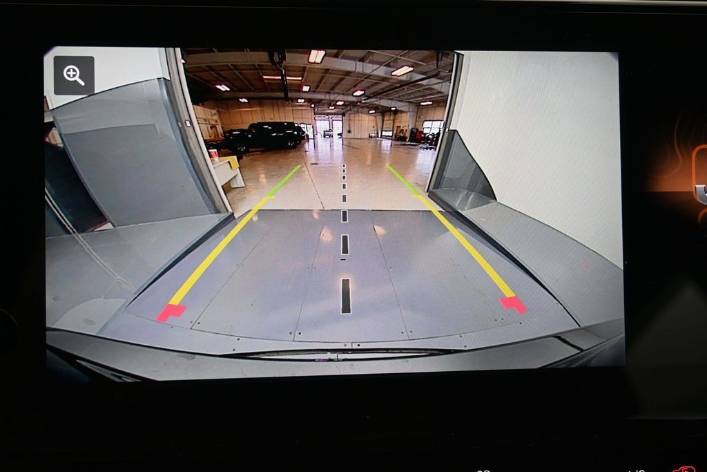 Jeep Grand Cherokee Vehicle Full-screen Gallery Image 12