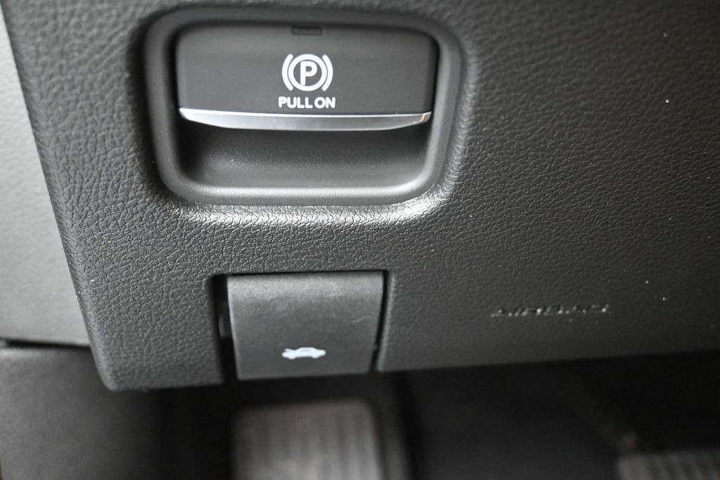 Jeep Grand Cherokee Vehicle Full-screen Gallery Image 21