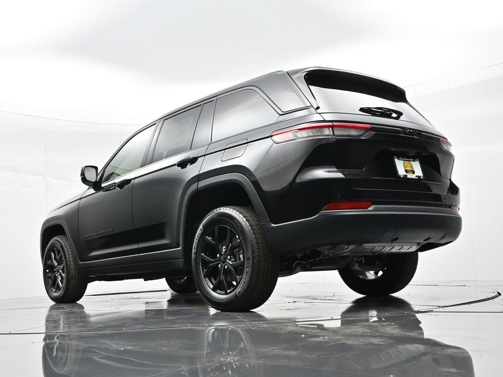Jeep Grand Cherokee Vehicle Full-screen Gallery Image 28