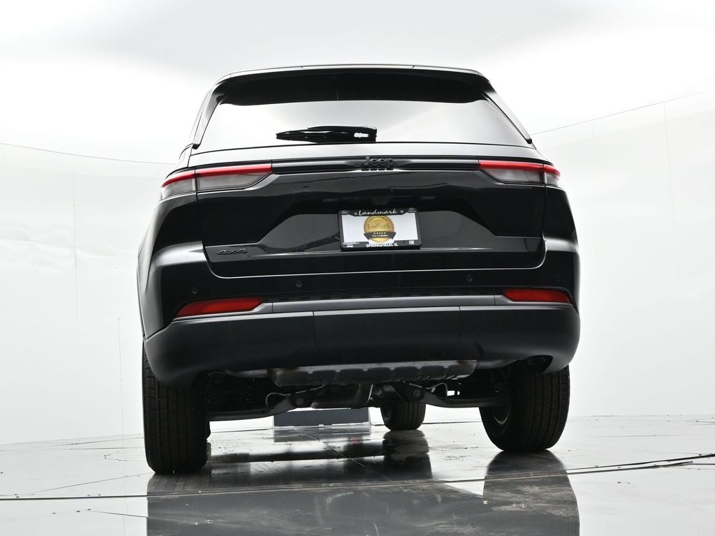 Jeep Grand Cherokee Vehicle Full-screen Gallery Image 29