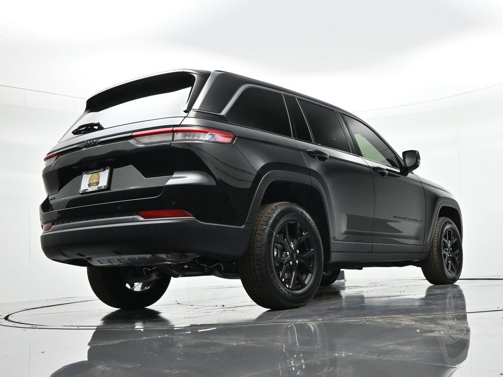 Jeep Grand Cherokee Vehicle Full-screen Gallery Image 30