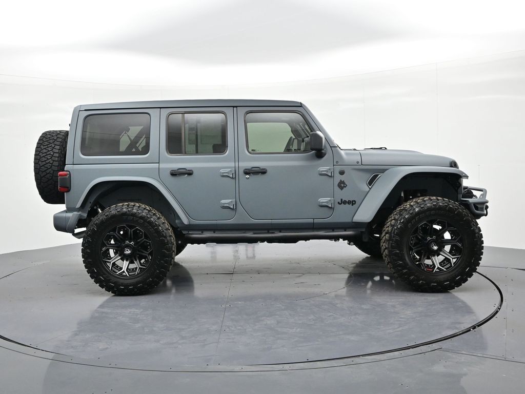 Jeep Wrangler Vehicle Full-screen Gallery Image 5