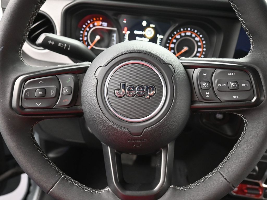 Jeep Wrangler Vehicle Full-screen Gallery Image 13